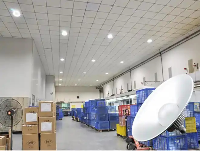 ضوء المصنع المثبت على الحائط ضوء المصنع المثبت على الحائط