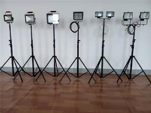 Manually Operated Light Fixtures