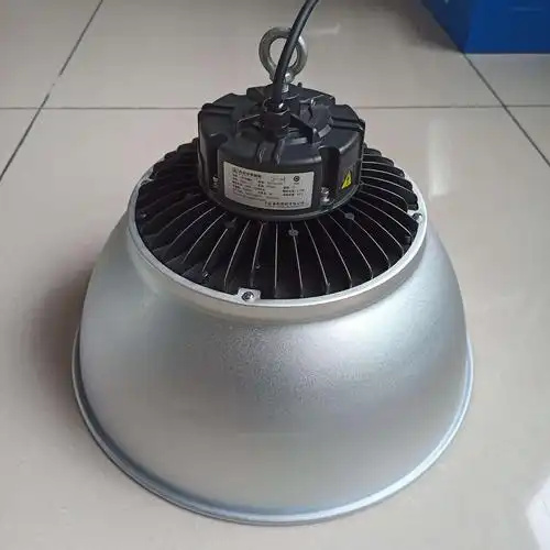 Đồ đạc chiếu sáng Accent