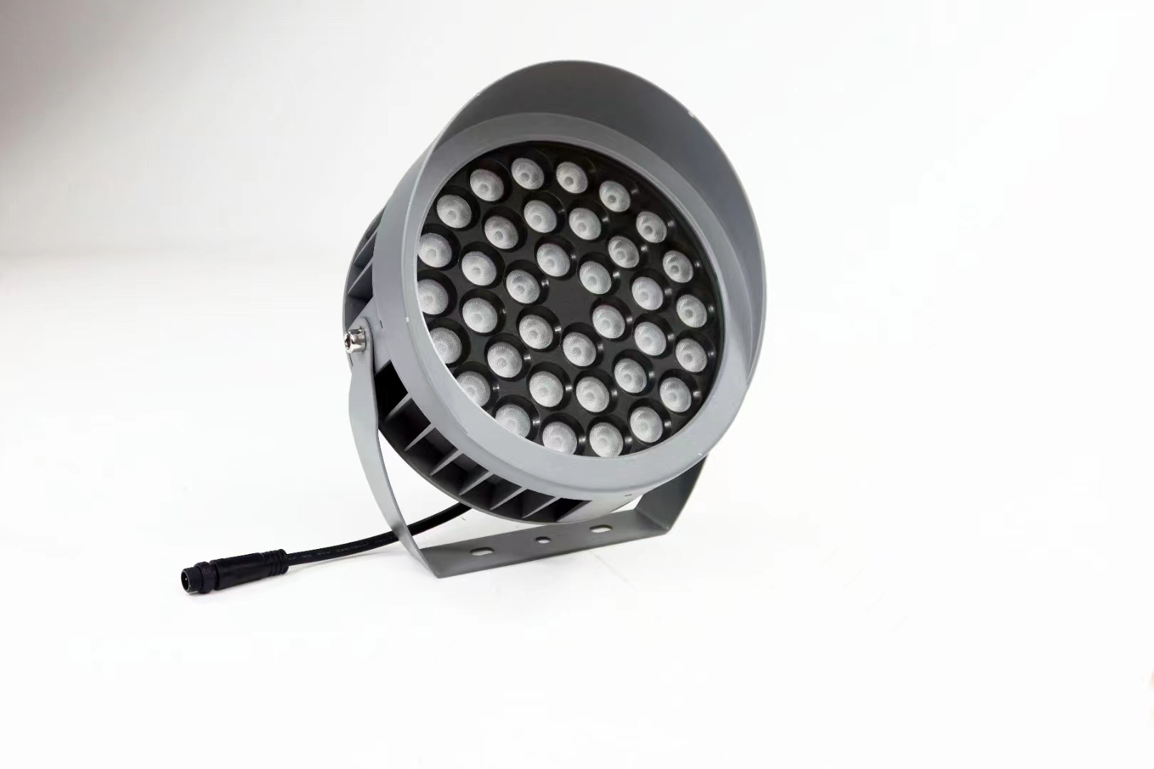 Lampu LED daya sedang