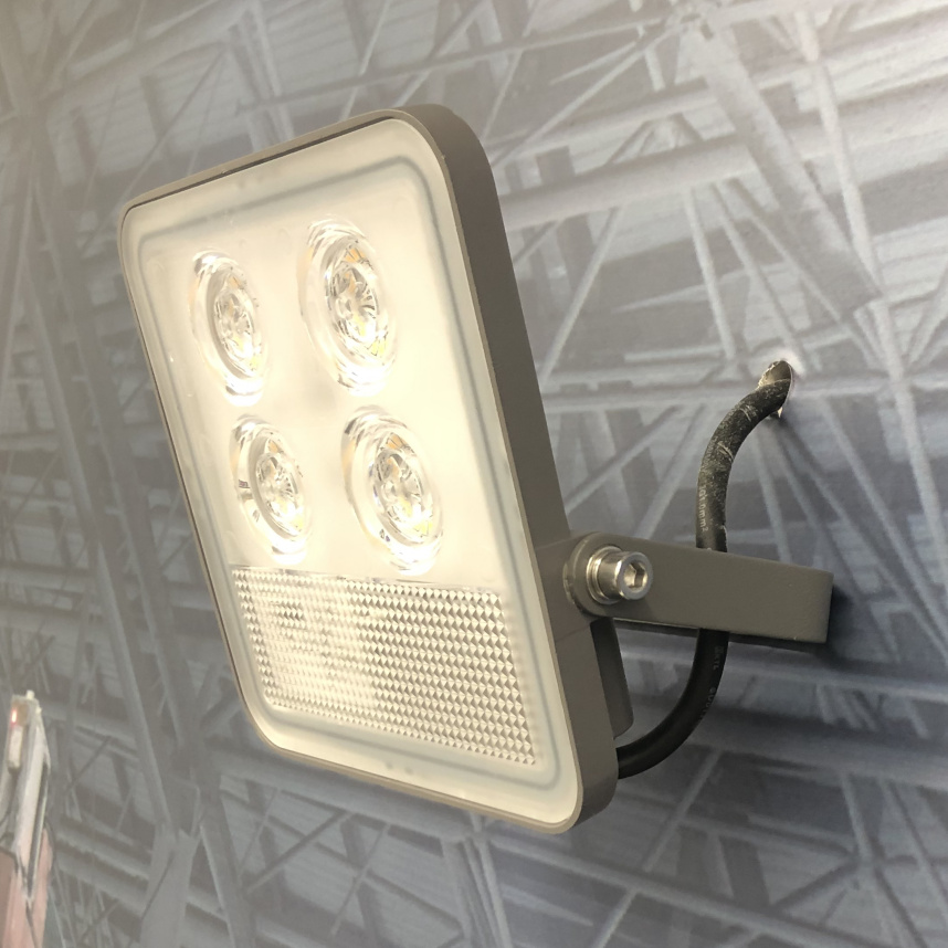 IP66 dan di atas lampu sorot IP66 dan di atas lampu sorot