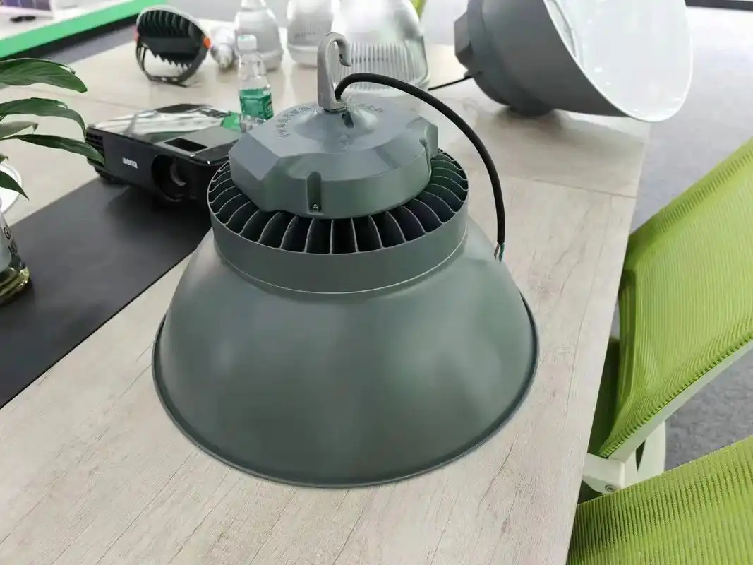 IP65 Dan Di Bawah Lampu Perindustrian Dan Perlombongan IP65 Dan Di Bawah Lampu Perindustrian Dan Perlombongan